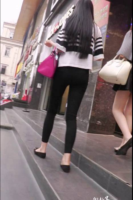 [街拍客视频]jx0284 极品黑色紧身裤大长腿美女，身材太好了
