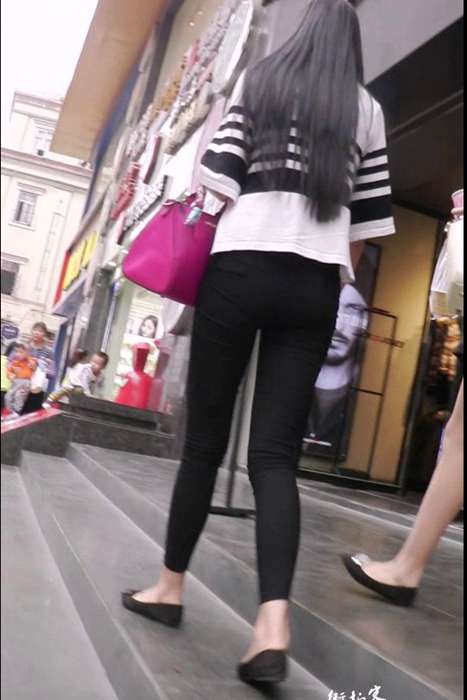 [街拍客视频]jx0284 极品黑色紧身裤大长腿美女，身材太好了
