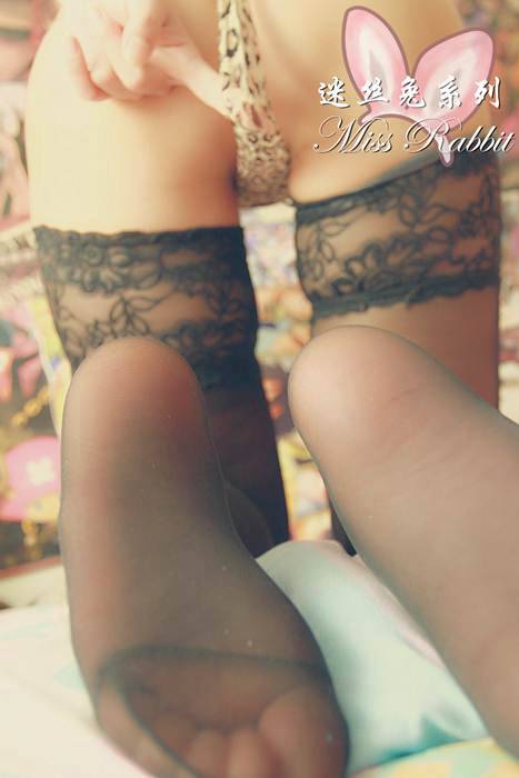 迷丝兔No.0099~豹边小网(下)吊带黑丝少妇