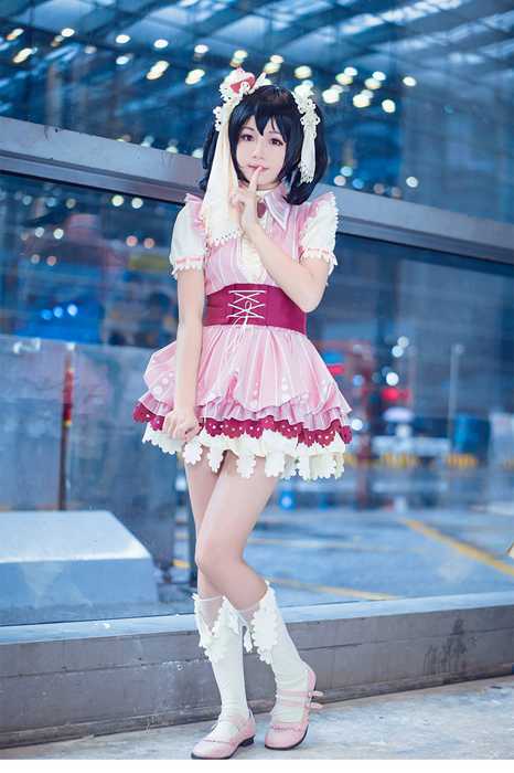[性感妹子桜桃喵写真]ID0009.蛋糕盛典（桜桃喵）--性感提示：美妙身段宽衣解带太要命了卖骚骚气比基尼F杯鱼嘴高跟隐约可见私密照美丽动人身躯很棒深陷乳沟温柔魅惑人体艺术疯狂寂寞火红热情